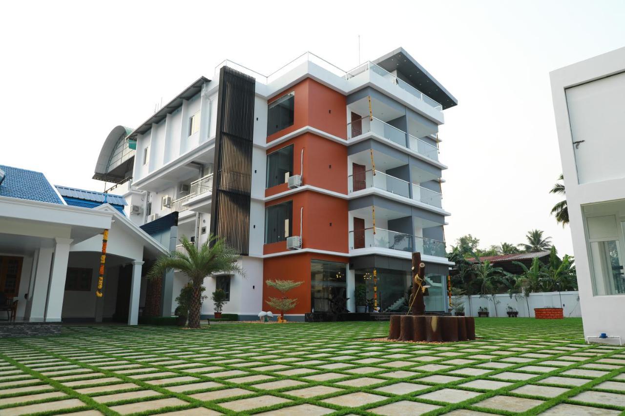 Achoos Residency Hotel Tiruvalla Kültér fotó